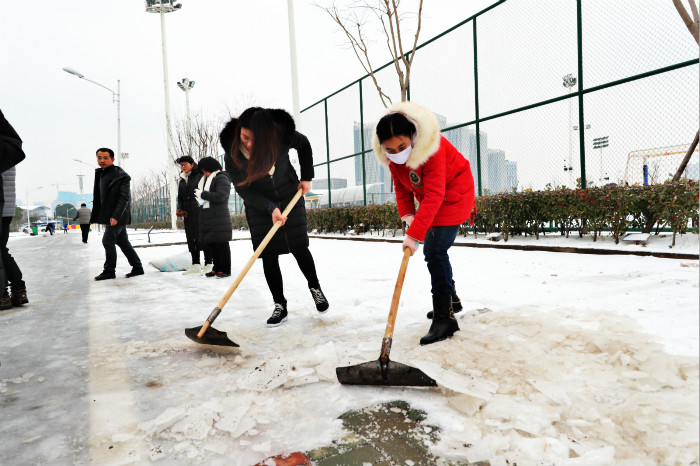 一場雪，體育中心美得不要不要的 但最美的風(fēng)景還是他們(圖9)