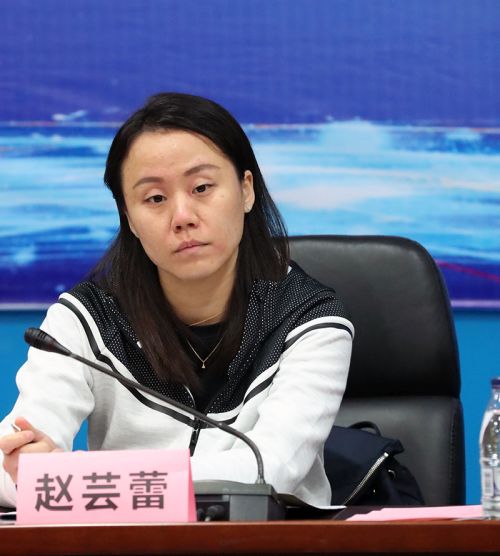 省羽協(xié)常務(wù)理事會議在武漢體育中心召開</br>趙蕓蕾韓愛萍參加會議(圖5)